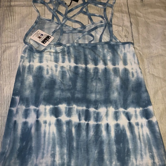 NWT size small cross front tank - Picture 3 of 3